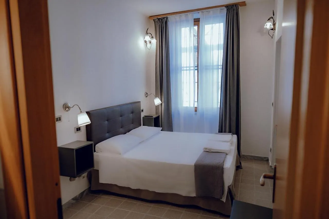 Hotel Francesco Pise 3*,